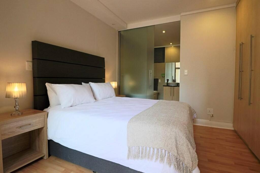 Upmarket Sandton Hydro Park Apartments 요하네스버그 외부 사진